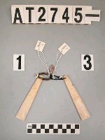 藏品(梯形貝片珠串耳飾)的圖片